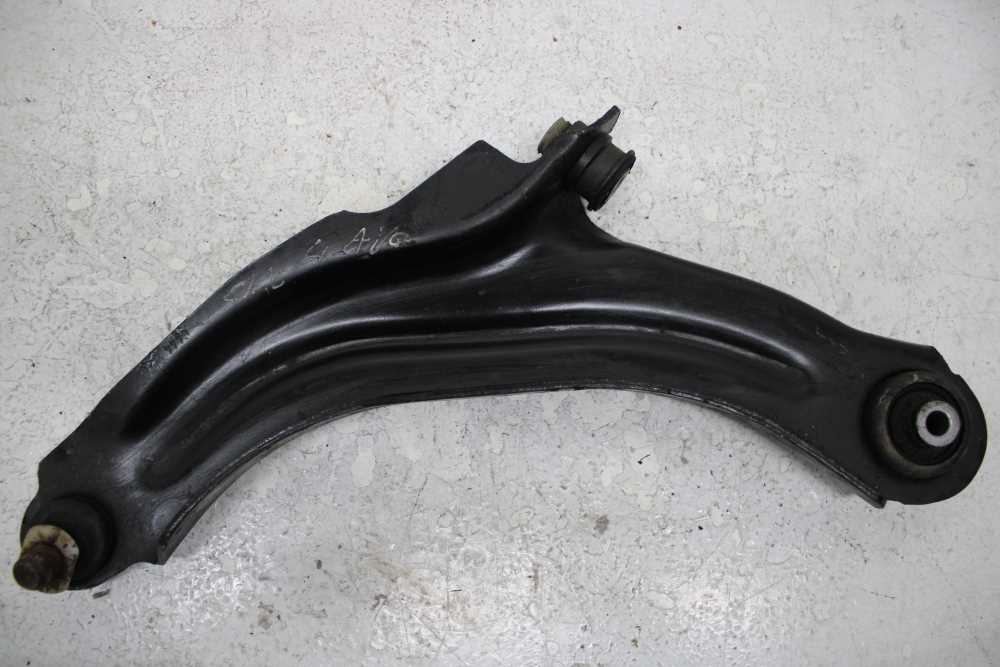 TRIANGLE AVANT GAUCHE RENAULT - Vue 1